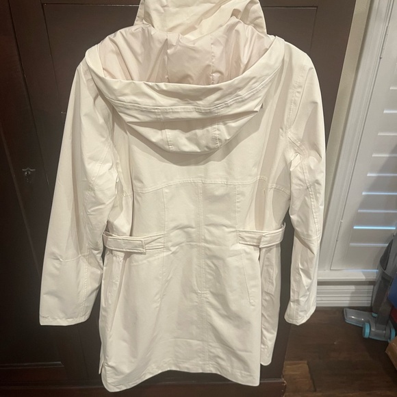 Like new North Face Women’s Jacket - size Medium - Picture 5 of 6